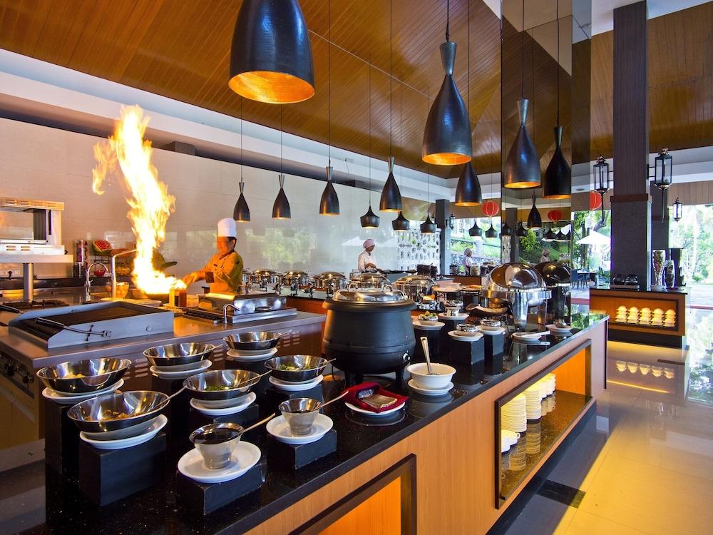 Puri Asri Hotel & Resort Magelang Exterior photo
